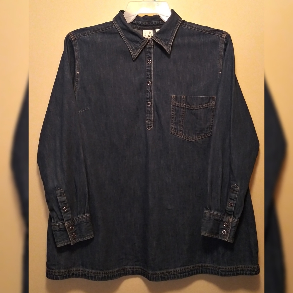 Woman's Duo Maternity Denim Snap Front Shirt L